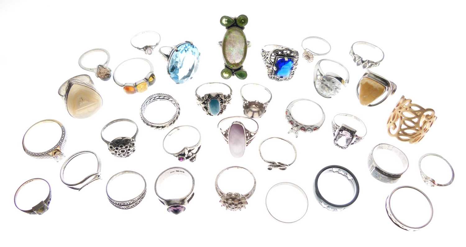 Lot 178 - Quantity of dress rings