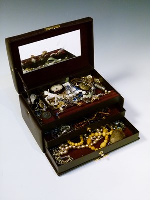 Lot 179 - Jewellery box with quantity of costume jewellery