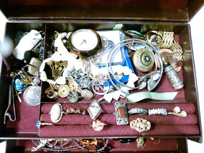 Lot 179 - Jewellery box with quantity of costume jewellery