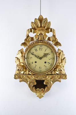 Lot 575 - Reproduction giltwood wall clock