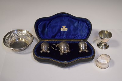 Lot 263 - Quantity of small silver, to include; George V cased three-piece silver cruet set