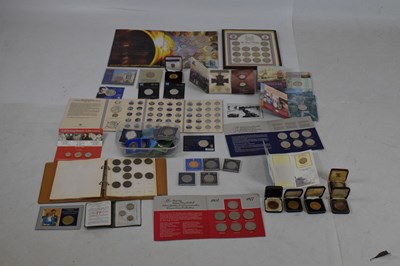 Lot 321 - Quantity of Royal Mint proof coin packs, loose coins etc