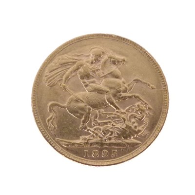 Lot 156 - Victorian gold sovereign, 1895 old veiled head