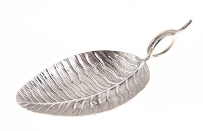 Lot 72 - George III silver caddy spoon of leaf design
