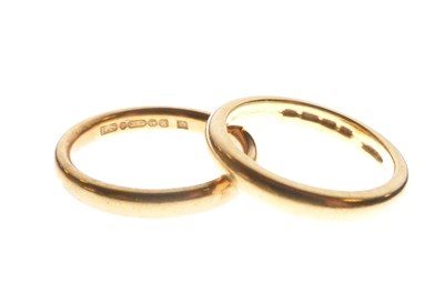 Lot 56 - Two 9ct gold wedding band