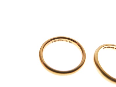 Lot 56 - Two 9ct gold wedding band
