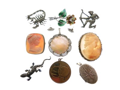 Lot 186 - Quantity of jewellery to include Pobjoy Mint ingot