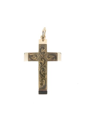 Lot 90 - 9ct gold crucifix