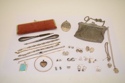 Lot 176 - Quantity of silver costume jewellery and effects