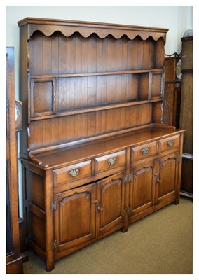 Lot 379 - Reproduction oak dresser