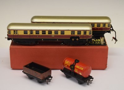 Lot 245 - Trix, Hornby Dublo and Triang railway trainset items