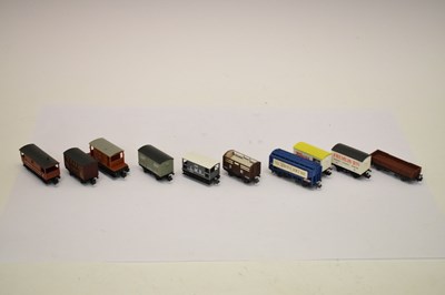 Lot 422 - Mixed quantity of sixty-six loose N gauge wagons