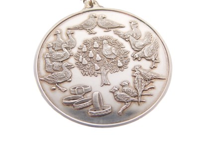 Lot 87 - Large silver medallion depicting 'The Twelve Days of Christmas'