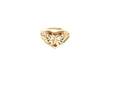 Lot 57 - Indian gold ring