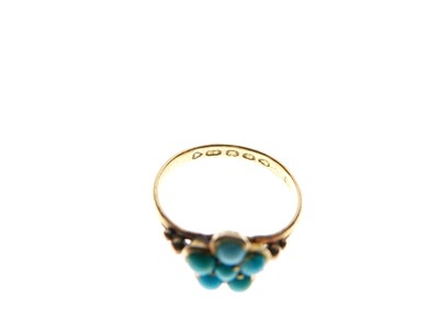 Lot 11 - 22ct gold ring set turquoise cluster