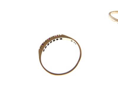 Lot 21 - Three 9ct gold dress rings
