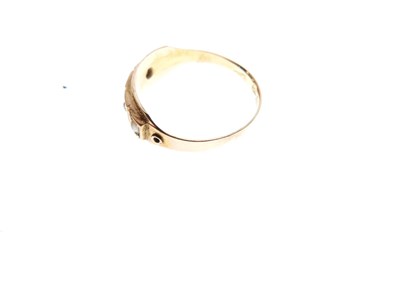 Lot 27 - Victorian 15ct gold ring