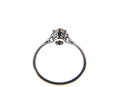 Lot 2 - Diamond single-stone ring