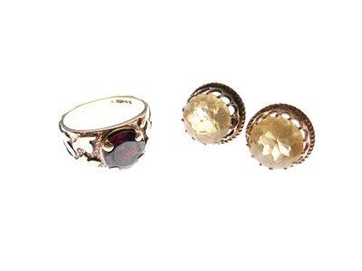 Lot 158 - 9ct gold garnet ring, and 9ct gold citrine ear studs
