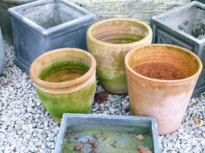 Lot 732 - Quantity of garden pots and planters
