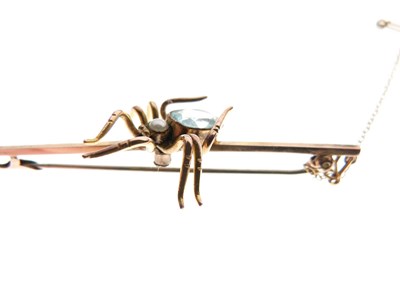 Lot 144 - Gem-set spider bar brooch