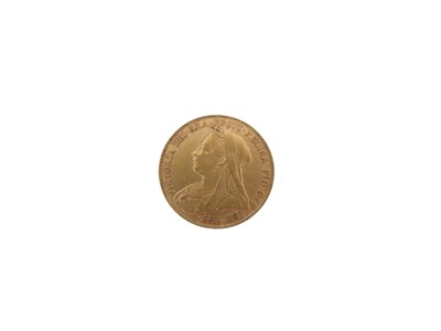 Lot 108 - Queen Victoria gold sovereign, 1899, old veiled head