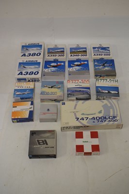 Lot 255 - Sixteen boxed 1:400 scale mainly Dragon Wings model planes