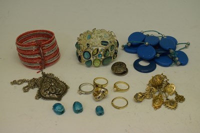 Lot 59 - Quantity of costume jewellery