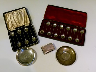 Lot 268 - Cased dozen and half dozen coffee bean spoons, coin dishes