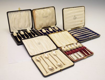 Lot 104 - Four cased sets of silver teaspoons