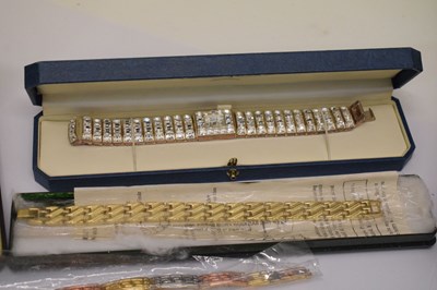 Lot 73 - Collection of modern wristwatches, gilt metal watch straps