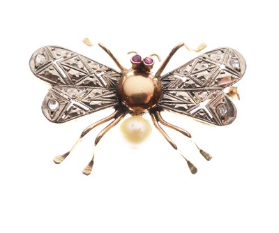 Lot 39 - Brooch in the form of a butterfly
