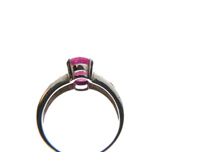 Lot 9 - 18ct white gold and ruby ring