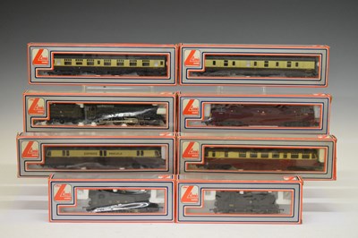 Lot 246 - Quantity of Lima 00 gauge railway train set carriages and locomotives