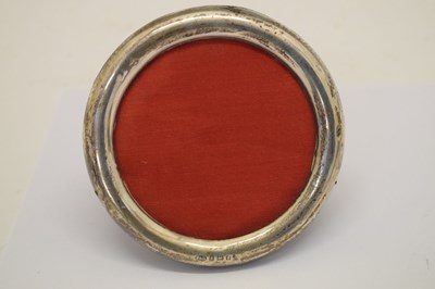 Lot 92 - Edward VII silver circular easel picture frame