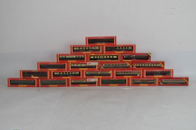 Lot 242 - Hornby - Twenty boxed 00 gauge railway train set carriages/cars