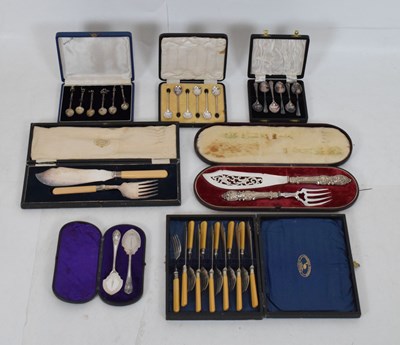 Lot 466 - Cased silver-plated fish servers