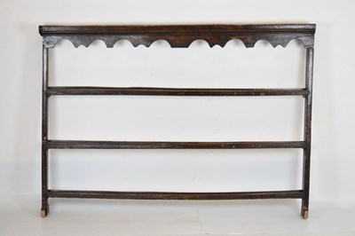 Lot 458 - 18th Century pine plate rack