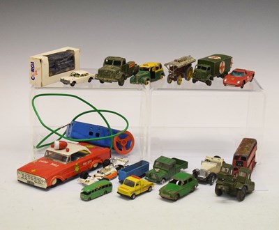 Lot 265 - Boxed Fire Chief diecast car together with a small quantity of diecast vehicles