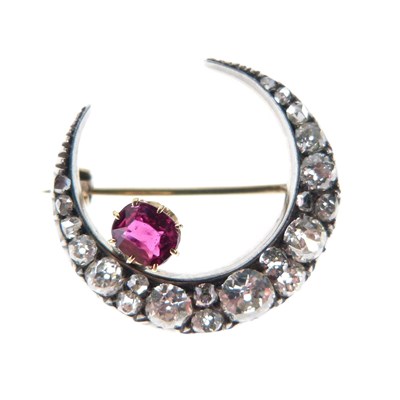 Lot 25 - Late Victorian diamond and ruby crescent brooch
