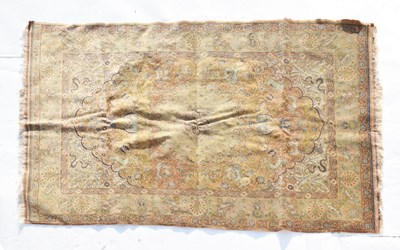 Lot 416 - Eastern style rug