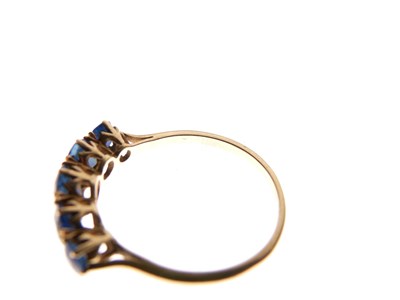 Lot 12 - Graduated five-stone sapphire ring