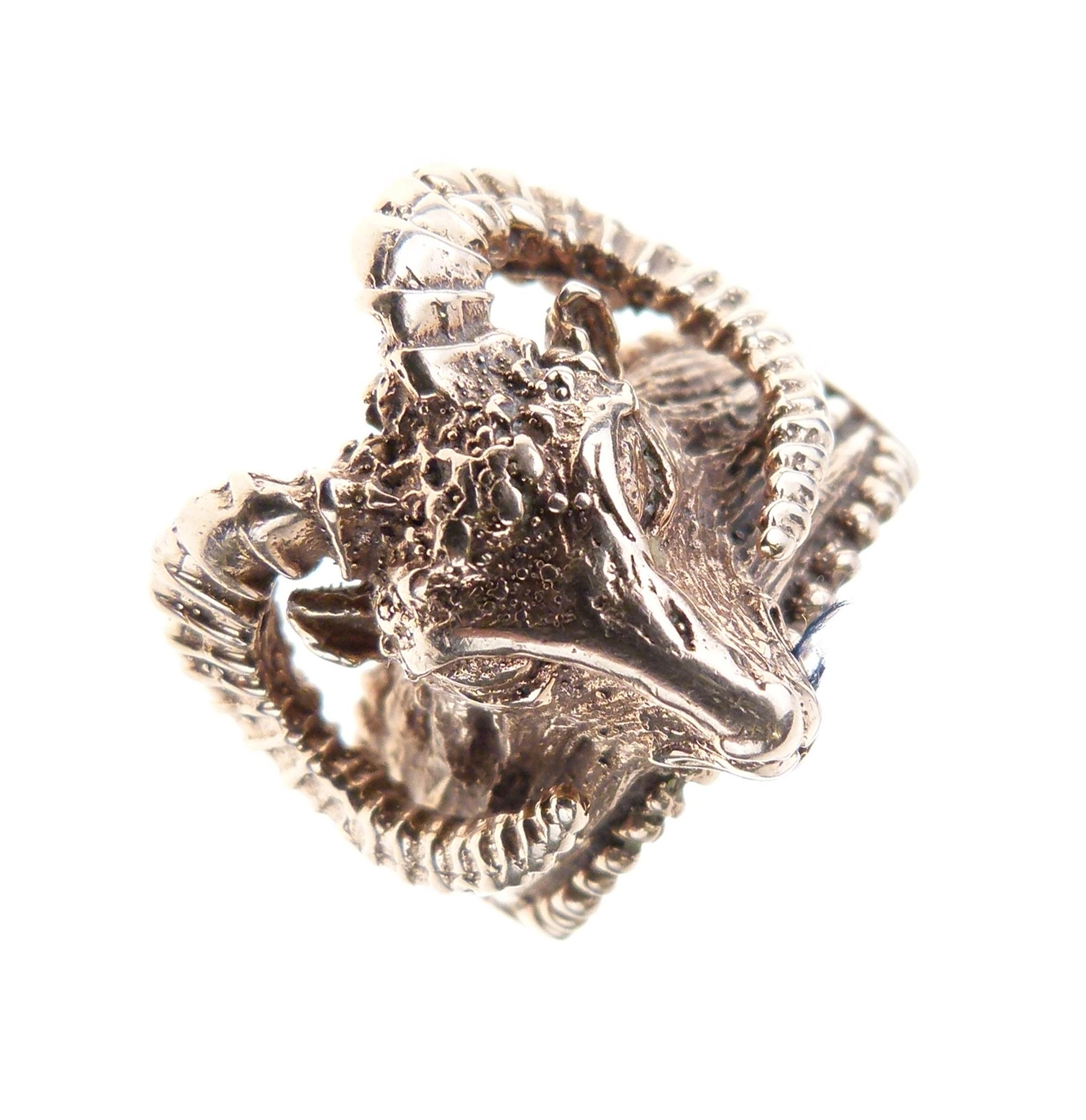 Lot 19 9ct gold ram's head design ring