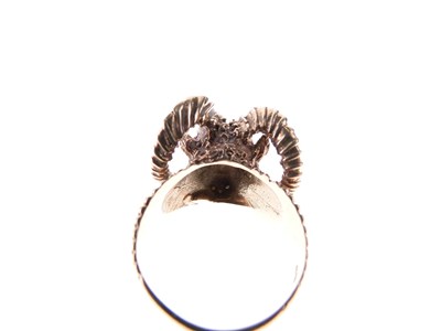 Lot 19 - 9ct gold ram's head design ring