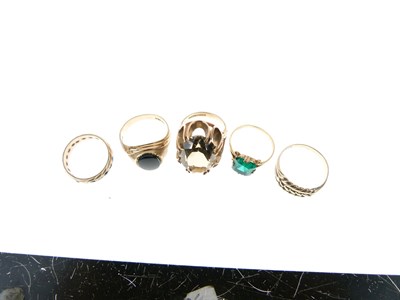 Lot 13 - Five various 9ct gold rings