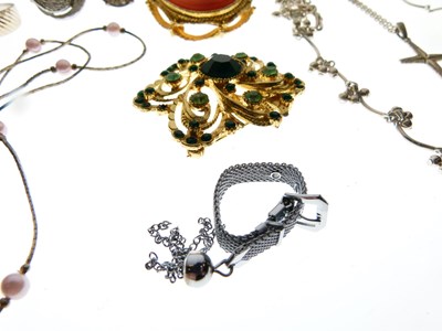Lot 20 - Quantity of costume jewellery