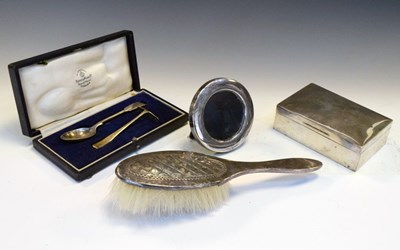 Lot 135 - Quantity of silver items to include