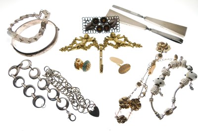 Lot 24 - Quantity of costume jewellery