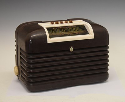 Lot 200 - Bush Bakelite radio