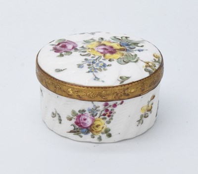 Lot 317 - Mid 18th Century French porcelain box